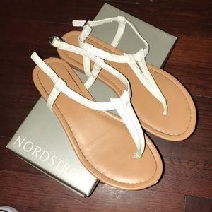 Nordstrom girls sandals Size:3